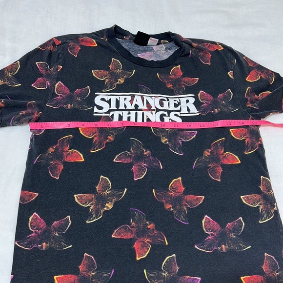 H&M Stranger Things Demogorgon T-Shirt - Picture 7 of 10